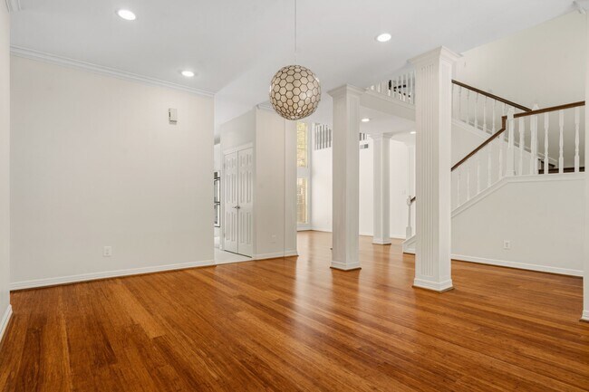 Building Photo - 14207 Woodville Gardens Dr