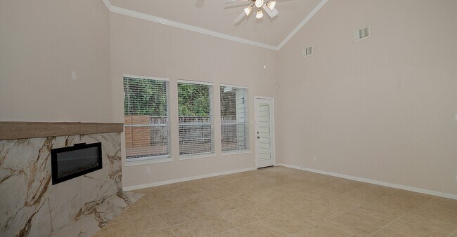 Building Photo - 47 N Spinning Wheel Cir