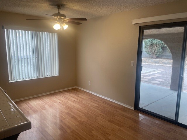 Foto del edificio - 2825 Swallow Point Cir