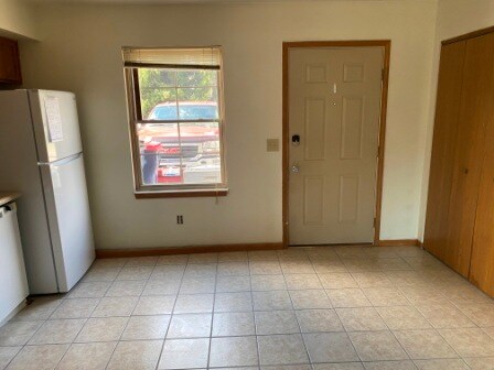 Building Photo - 1020 Eleanor