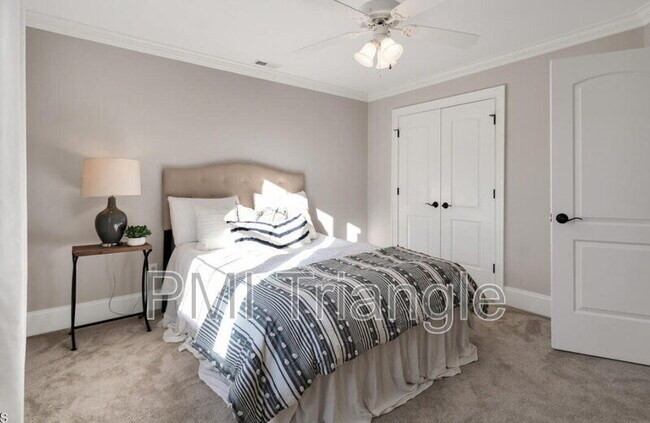 Foto del edificio - 3705 Westbury Lake Dr