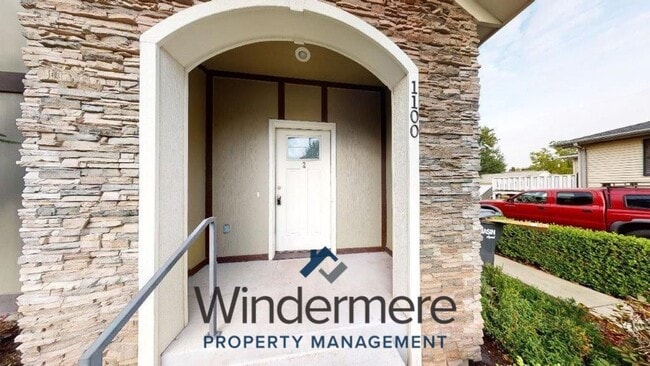 Building Photo - coll1100