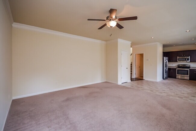 Building Photo - 364 Easley Dr SE