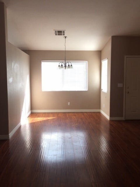 Building Photo - Gorgeous Single Story Culdesac Home For Rent