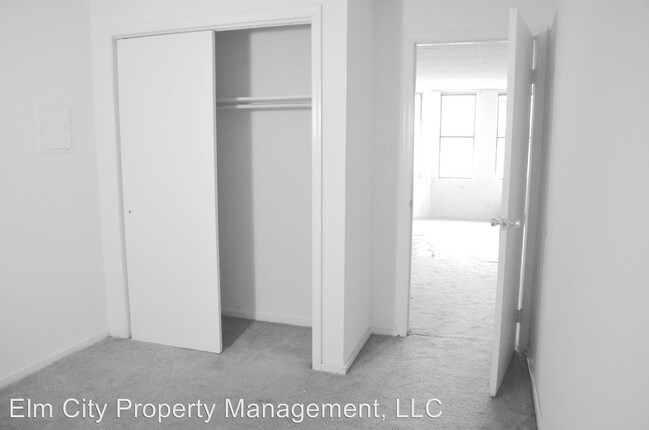 Building Photo - 318 South St