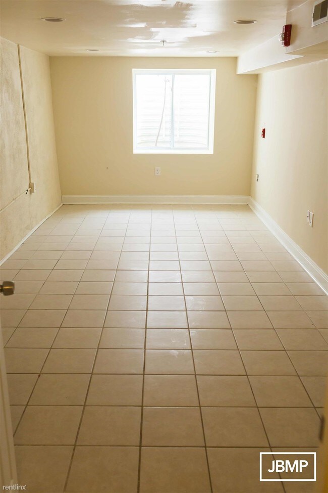 Building Photo - 4 br, 1 bath Triplex - 1922 DIAMOND ST Unit A