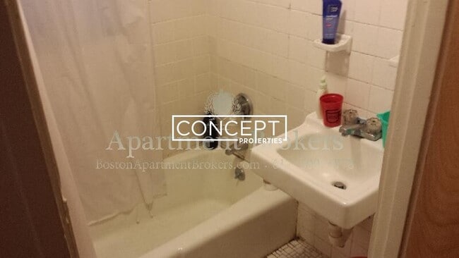 Building Photo - 38 Hemenway St