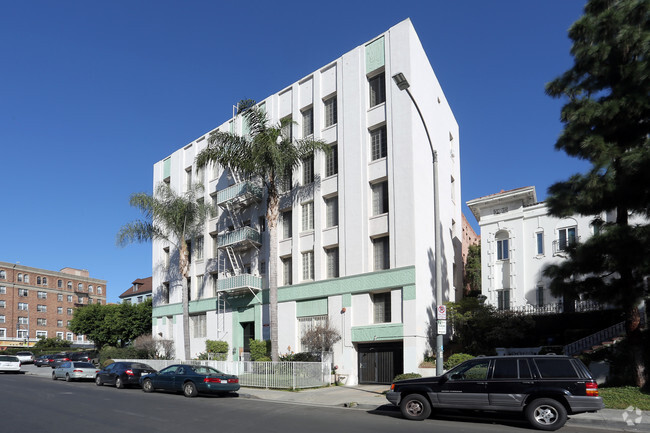 Building Photo - 318 S Kingsley Dr
