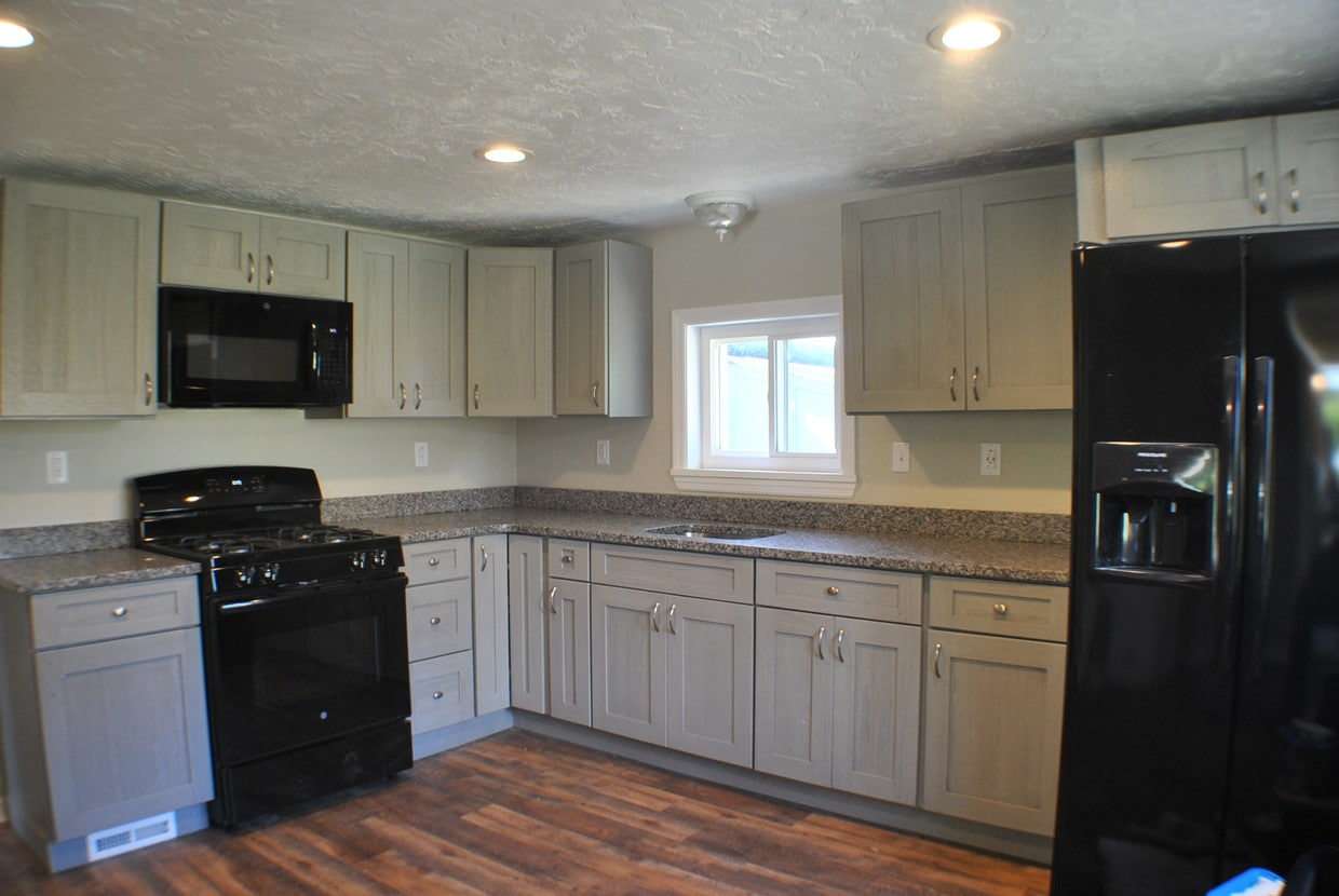 611 Pennsylvania Ave Unit 1, Irwin, PA 15642 Room for Rent in Irwin