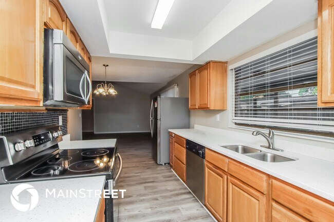 Foto del edificio - 977 Beacon St NW