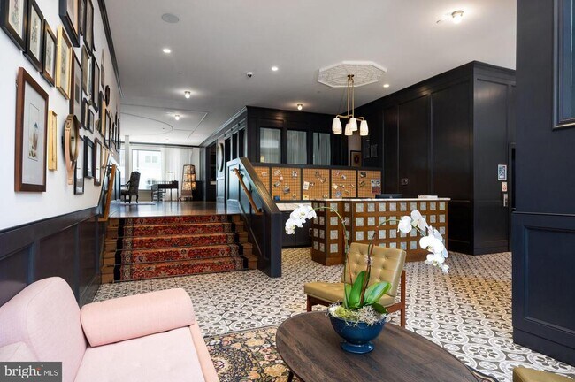 Foto del edificio - 1339 E St SE