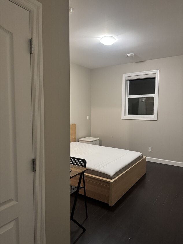 Building Photo - 5650 Elsom Ave