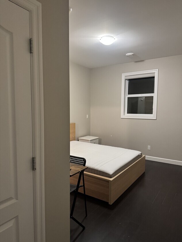 Photo du bâtiment - 5650 Elsom Ave