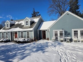 Building Photo - 19 Telsar Ln