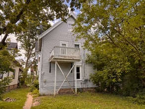 Building Photo - 806 S 32nd St