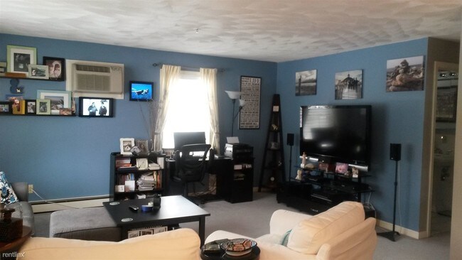 Building Photo - 84 Cocasset St