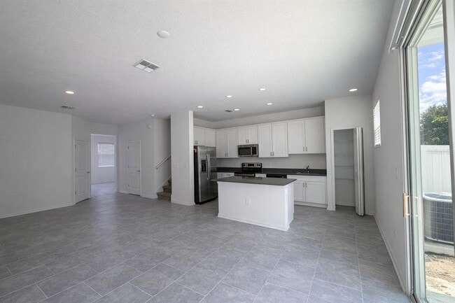 Foto del edificio - 7436 Stone Crk Trl