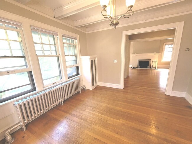 Building Photo - 2541-43 Lake