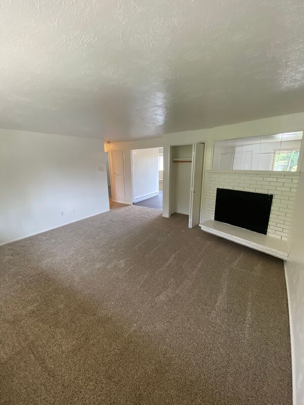 Building Photo - 3865 Iberis St NE