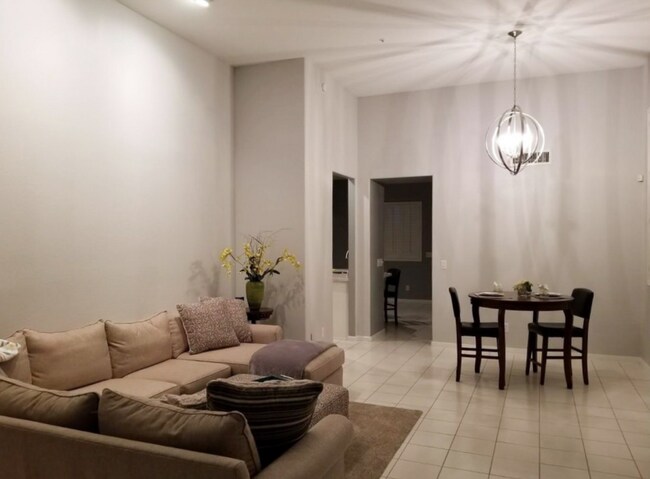 Foto del edificio - 8100 E Camelback Rd