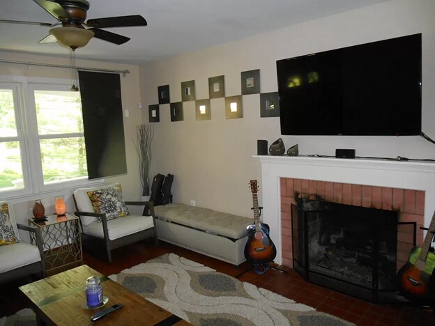 Living Room - 8916 Karver Ln