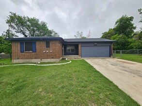 Building Photo - 2318 Terrace Dr