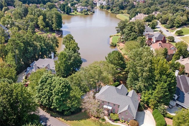 Building Photo - 9025 Nesbit Lakes Dr