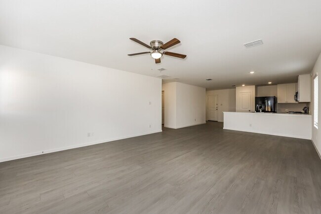 Foto del edificio - 1426 Merlin Blf St