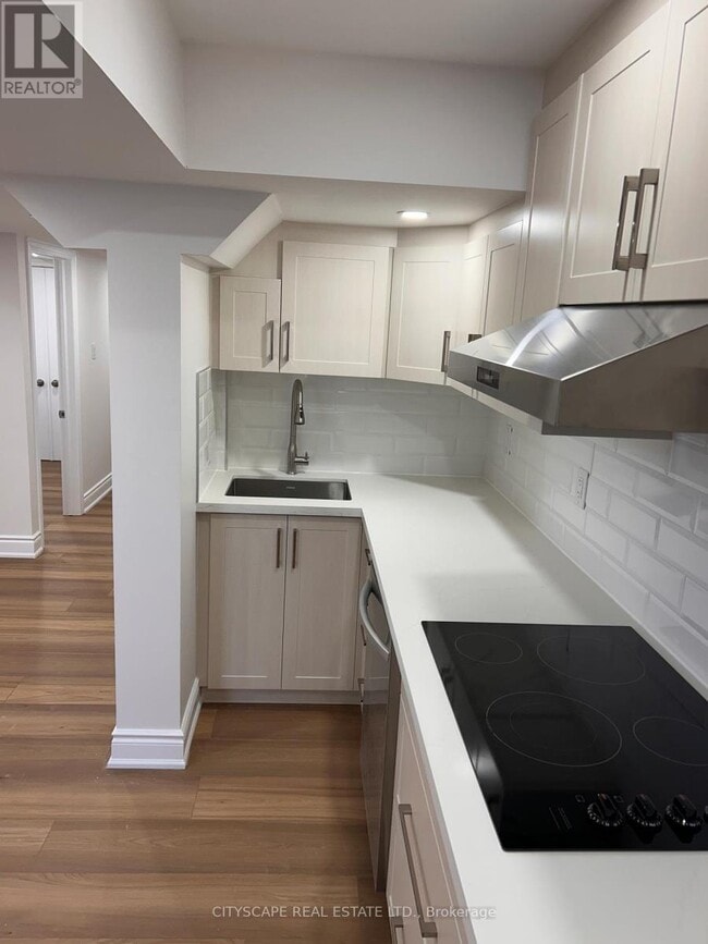 Building Photo - 969 Transom Cres