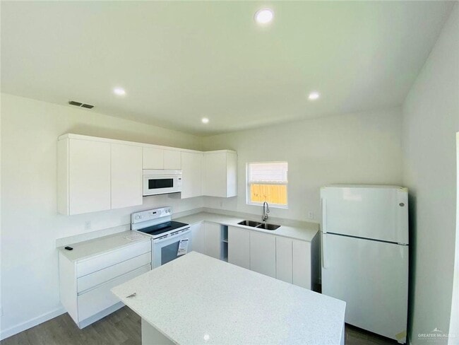 Building Photo - 19 Marcela Dr