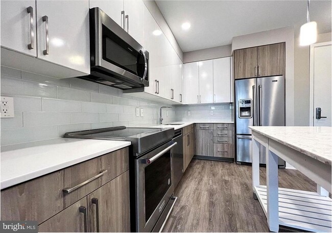 Building Photo - 145 Riverhaven Dr
