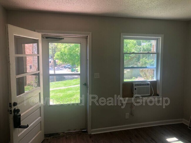 Building Photo - 2141 Lincoln Heights Ct