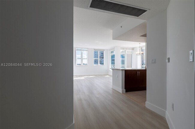 Foto del edificio - 350 N Federal Hwy