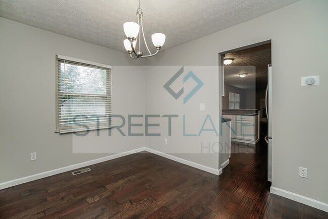 Building Photo - REDUCED! - Now offering $500 off first ful...