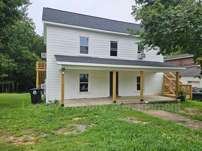 Building Photo - 215 N Logan St