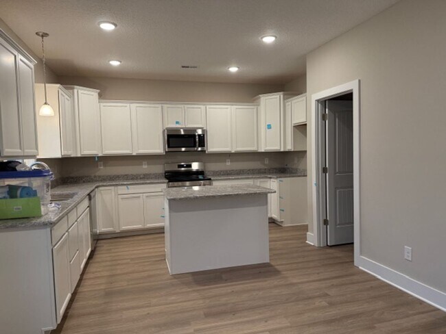 Foto del edificio - Maryville 37803 - 3 bedroom 2.5 bath - contact Debra Johnson 865-591-8281