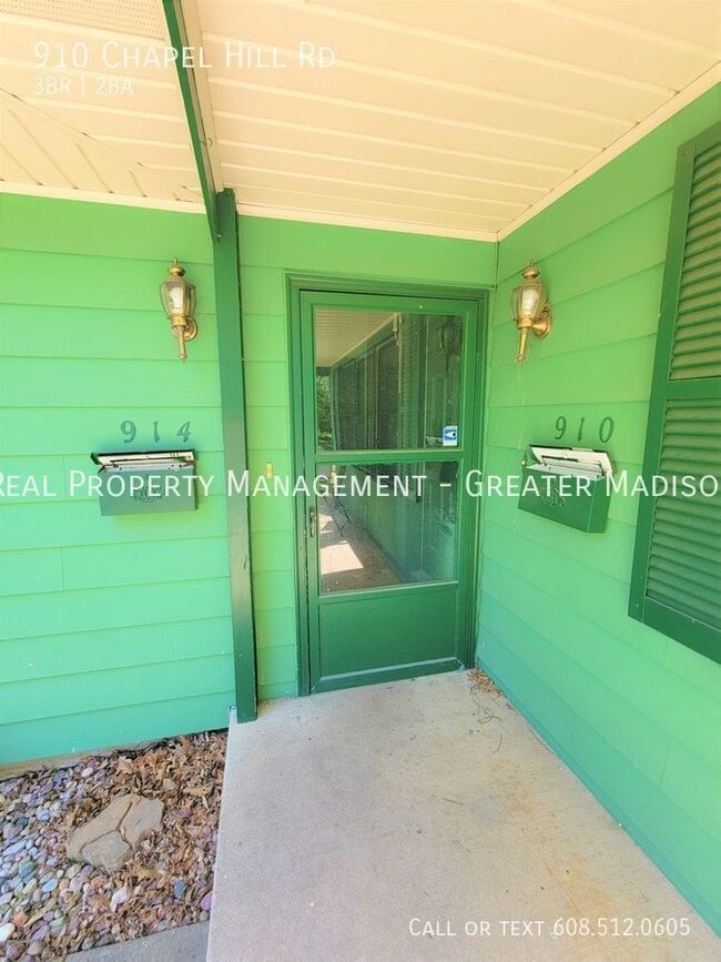 Building Photo - Private Corner Lot Duplex in Quiet Neighbo...