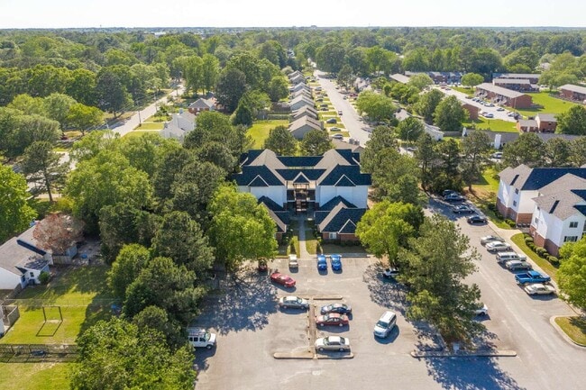 Building Photo - 330 Brownlea Dr