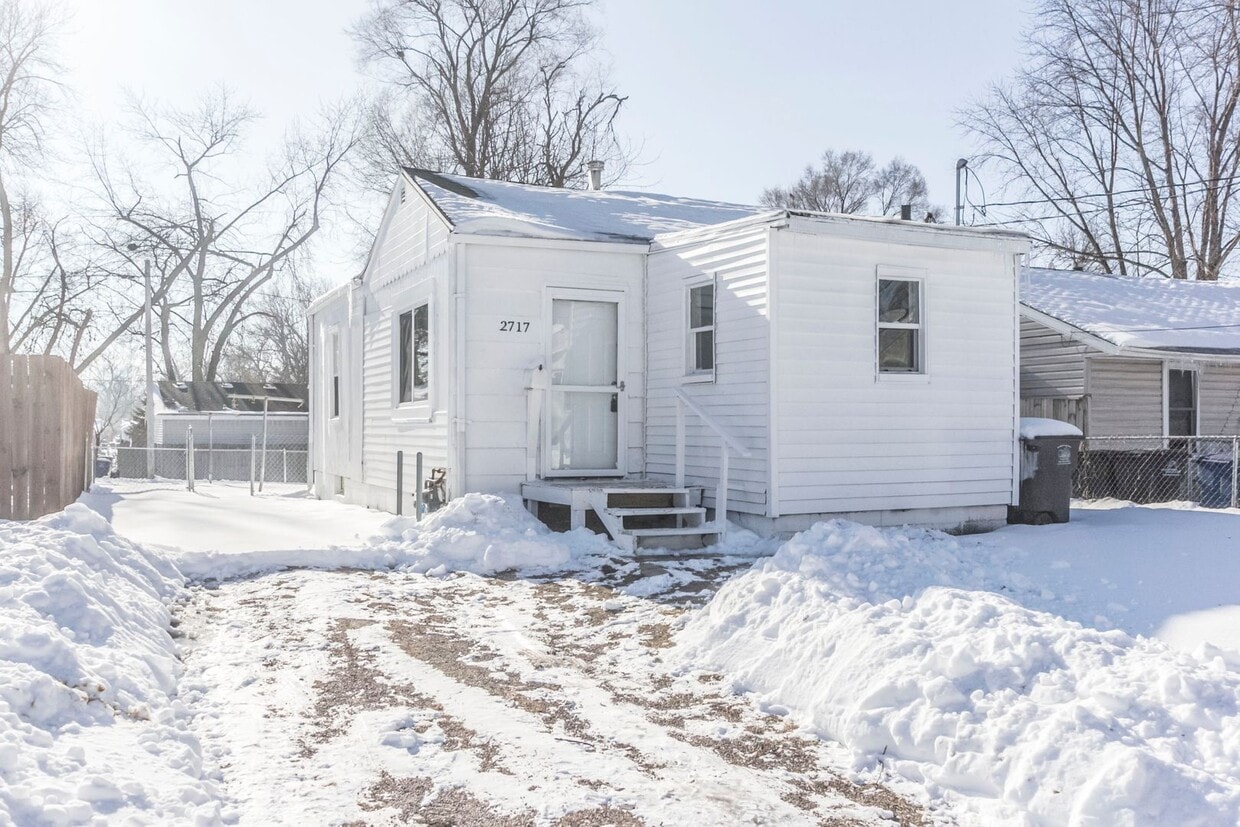 Primary Photo - Newly remodeled 2 bedroom 1 bath home