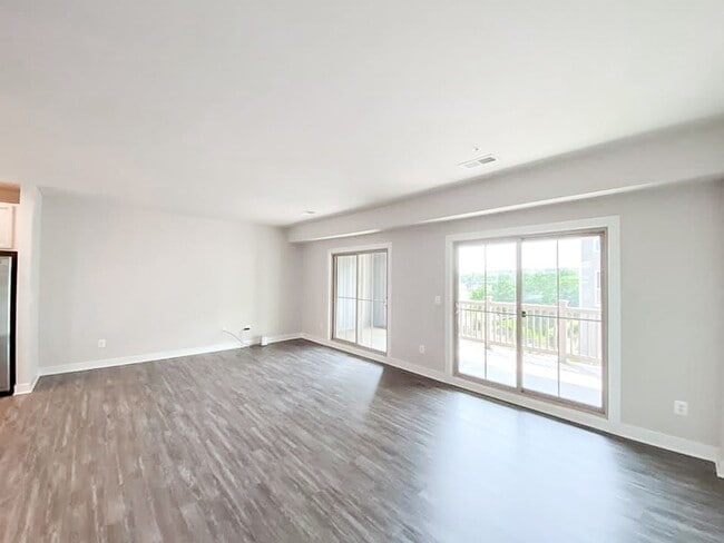 Foto del edificio - Immaculate & Stunning 3 Bedroom 2.5 Bathro...