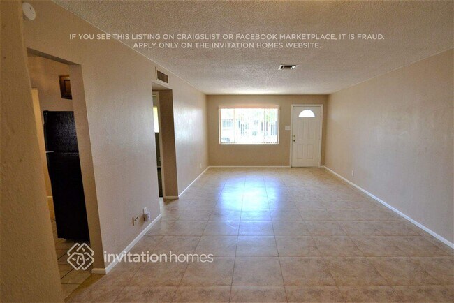 Building Photo - 3910 W Loma Ln