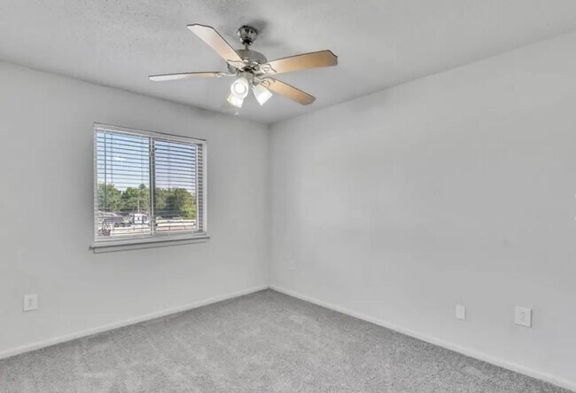 Foto del edificio - 1401 Longcreek Dr