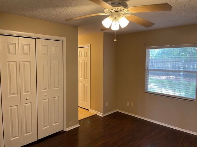 Building Photo - 2310 Pebble Ct. in Orangewood Village - Ju...