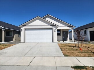 Building Photo - 3592 Stardust St