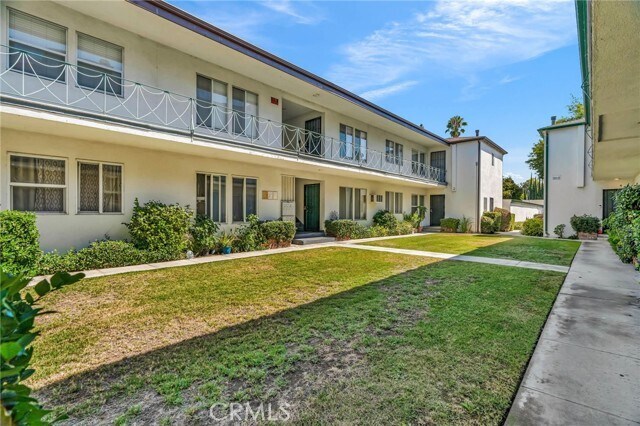 Foto del edificio - 5828 Whitsett Ave