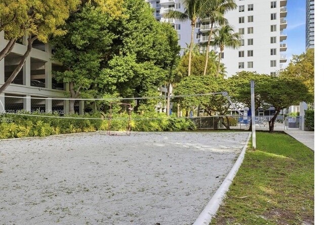 Building Photo - 800 N Miami Ave