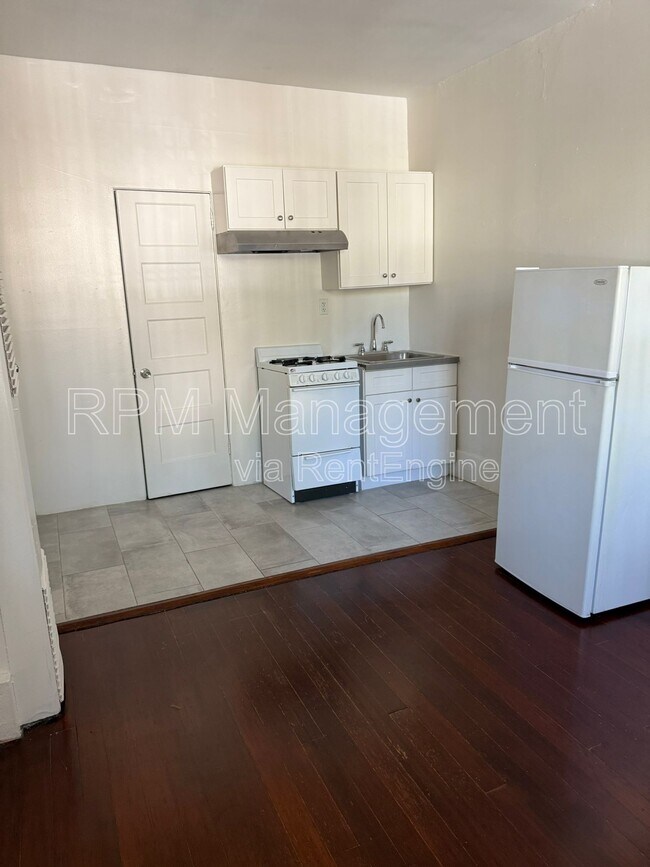 Foto del edificio - 1114 N Poinsettia Pl