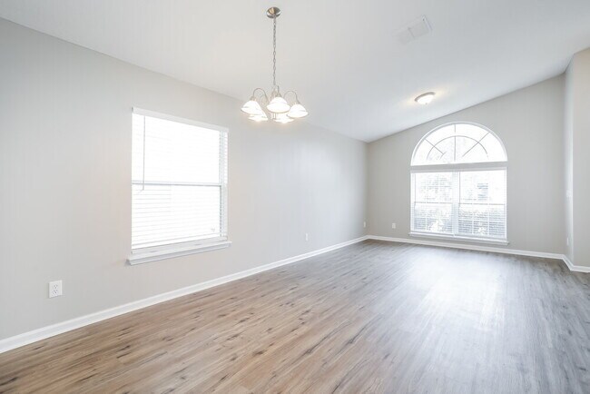 Building Photo - 952 Silver Spring Ct