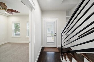 Building Photo - 2105 Engelmohr St