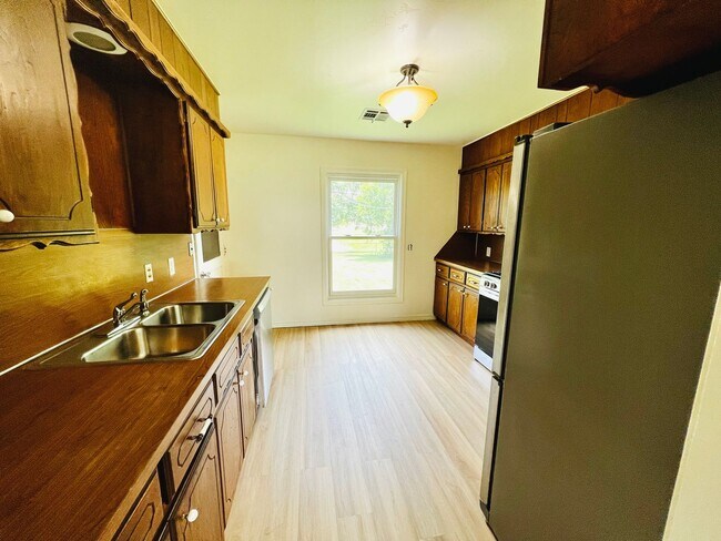 Photo - Cute 2BD 1BA Bungalow in Midwest City!!! House